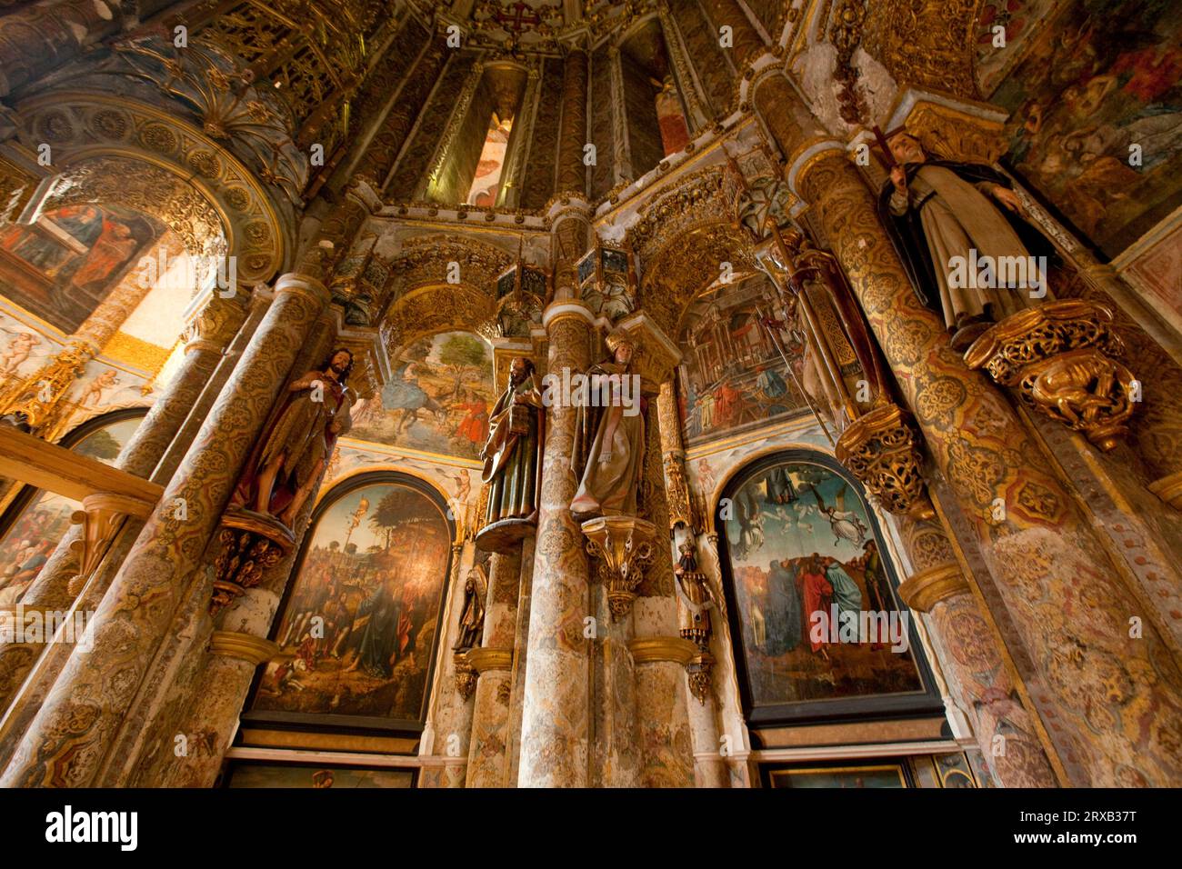 PORTUGAL:UNE VISITE DANS LE PATRIMOINE MONDIAL UNESCO ET CERTAINS SITES QUI ONT DEMANDES A ETRE RATTACHES AU PATRIMOINE MONDIAL COMME MAFRA,OBIDOS, * Stockfoto