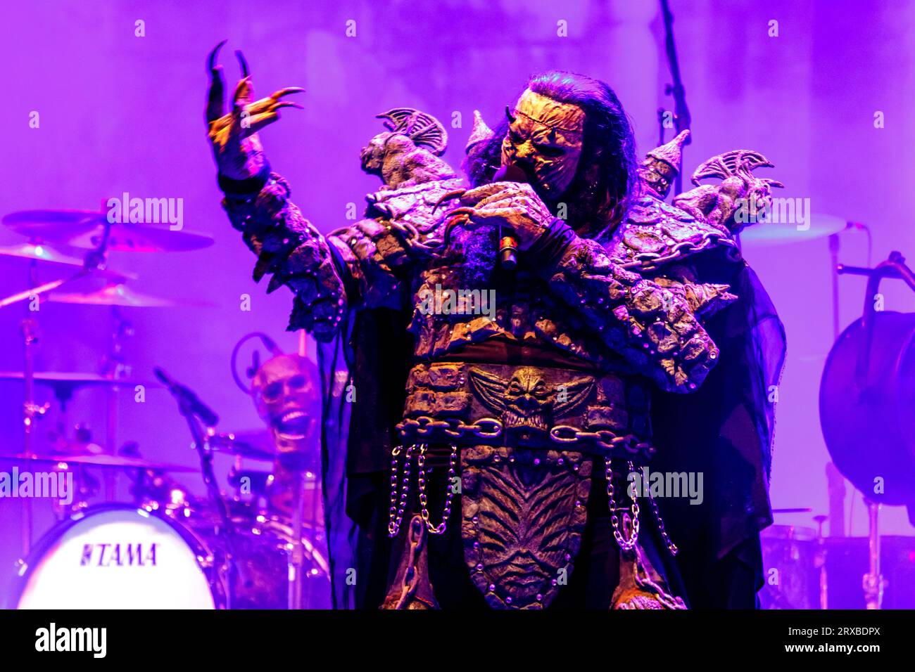Lordi Open Air im Ehrenhof, Kunstpalast Düsseldorf, Konzert zur Ausstellung Tod und Teufel – Faszination des Horrors Stockfoto
