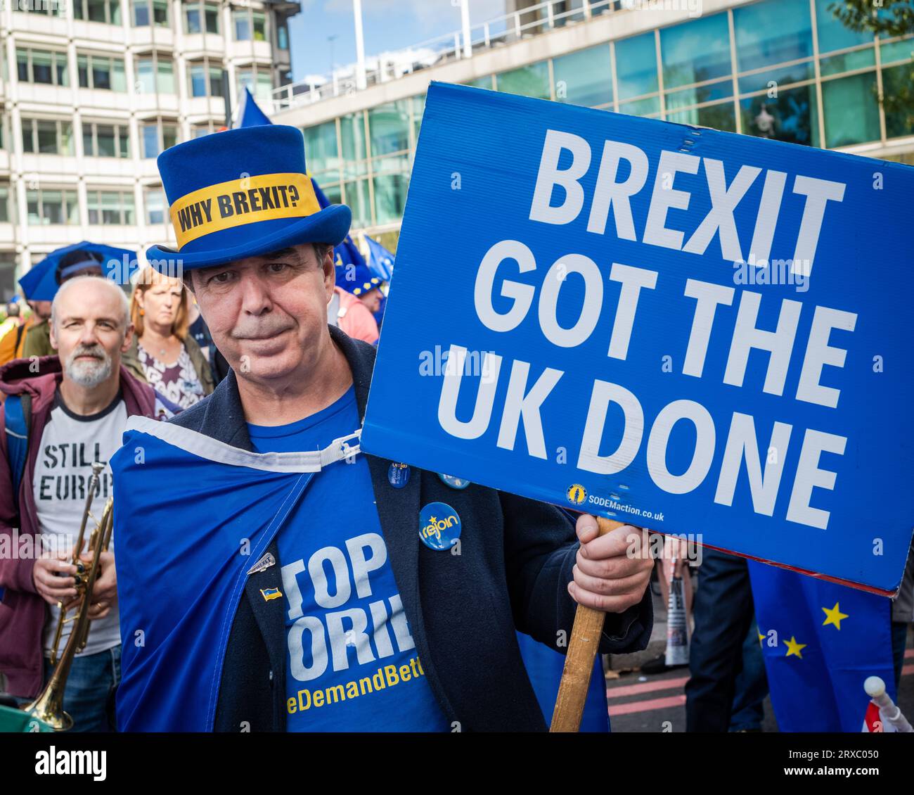 London/UK - 23. September 2023: Der prominente Anti-Brexit-Kämpfer Steve Bray auf dem EU National Re Join March im Zentrum Londons. Tausende von Menschen marschierten Stockfoto