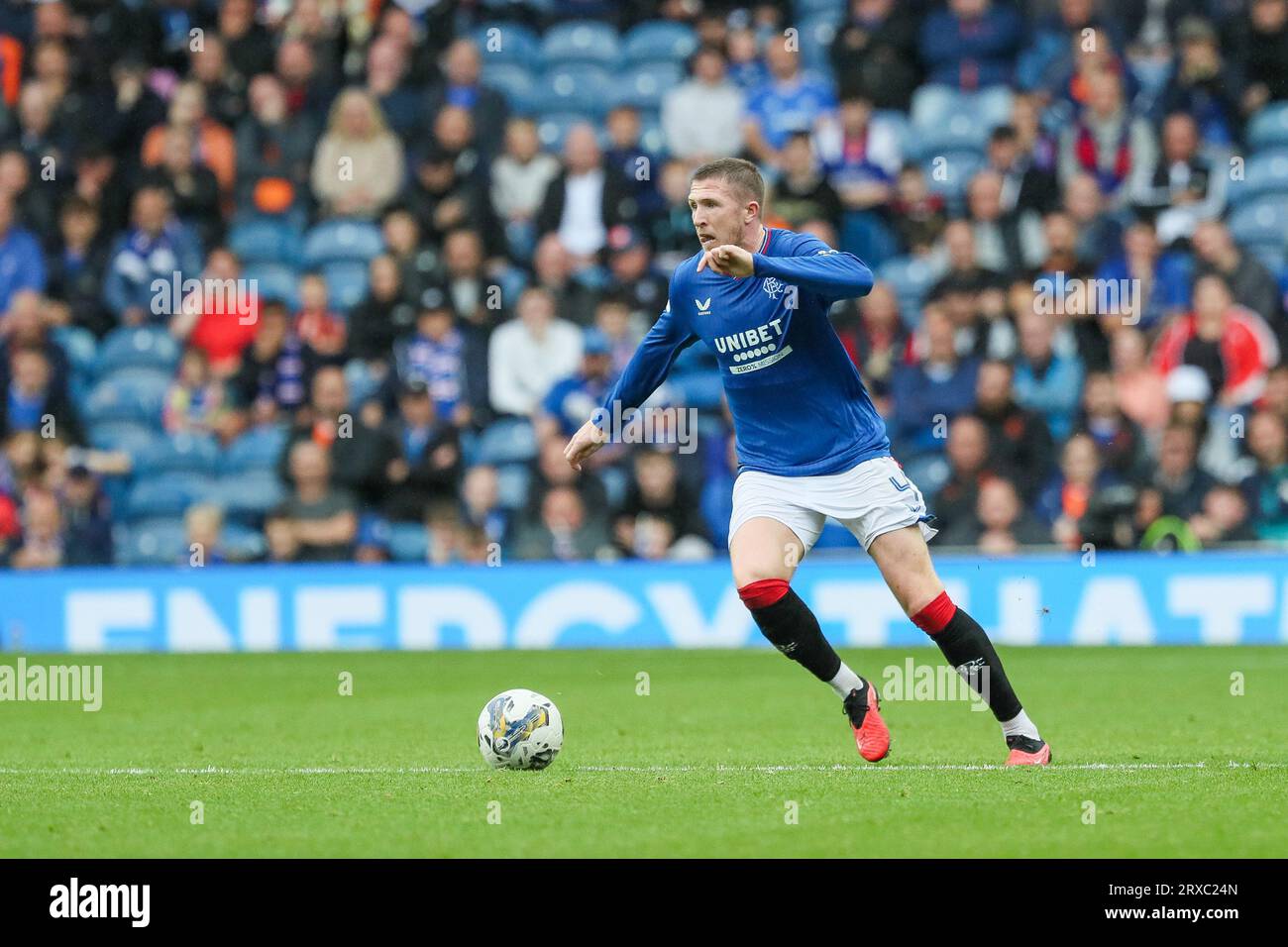 Glasgow, Großbritannien. September 2023. Die Rangers spielten Motherwell im Ibrox-Stadion in Glasgow, Sscotland, Großbritannien, bei einem Fußballspiel der schottischen Premiership. PreMatch, Motherwell liegen in der Liga über den Rangers, mit nur einem Punkt Unterschied. Quelle: Findlay/Alamy Live News Stockfoto