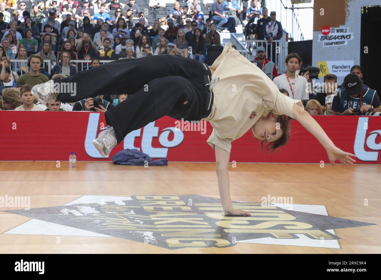 Leuven, Belgien. September 2023. Das belgische B-Girl Madmax aka Maxime Blieck tritt am Sonntag, den 24. September 2023, in der Endphase der Break World Championships in Leuven auf. BELGA PHOTO NICOLAS MAETERLINCK Credit: Belga News Agency/Alamy Live News Stockfoto
