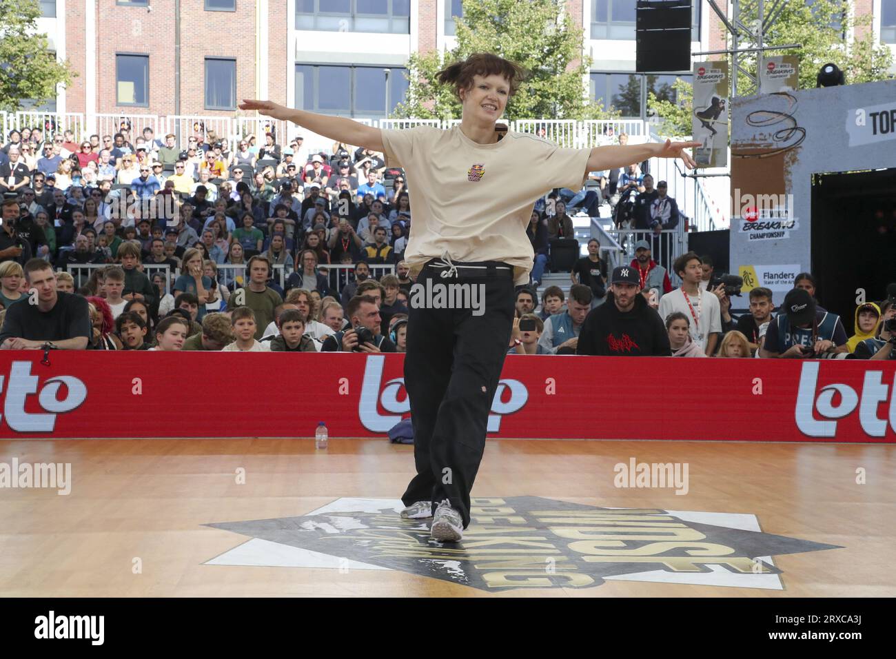 Leuven, Belgien. September 2023. Das belgische B-Girl Madmax aka Maxime Blieck tritt am Sonntag, den 24. September 2023, in der Endphase der Break World Championships in Leuven auf. BELGA PHOTO NICOLAS MAETERLINCK Credit: Belga News Agency/Alamy Live News Stockfoto