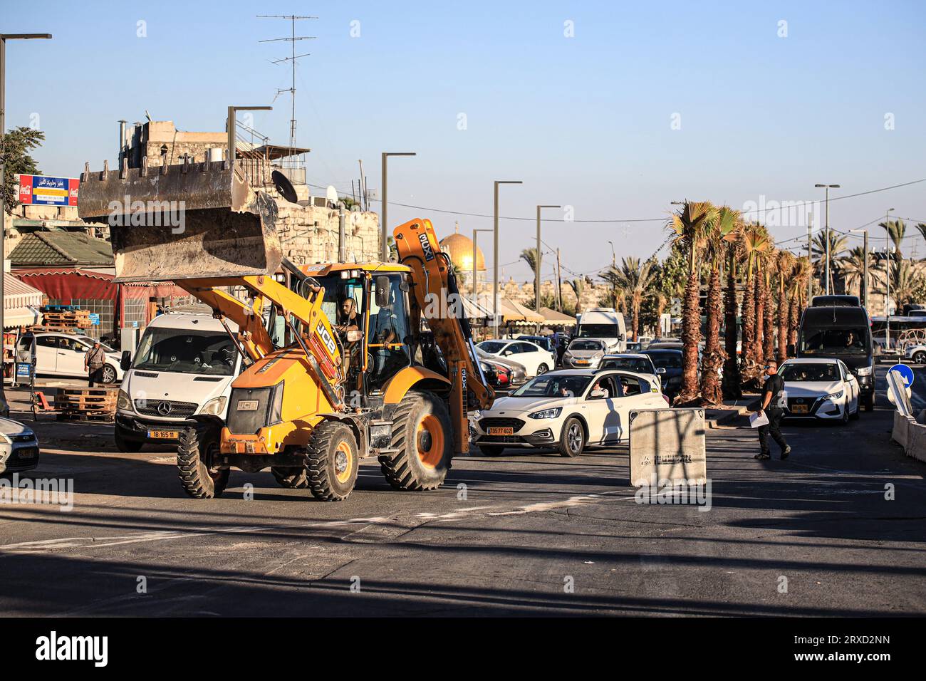 Jerusalem, Israel. September 2023. Israelische Streitkräfte richteten Barrikaden auf Hauptstraßen ein, die aufgrund des Feiertags von „Jom Kippur“ in Jerusalem zu Verkehrsstaus führten. Quelle: SOPA Images Limited/Alamy Live News Stockfoto