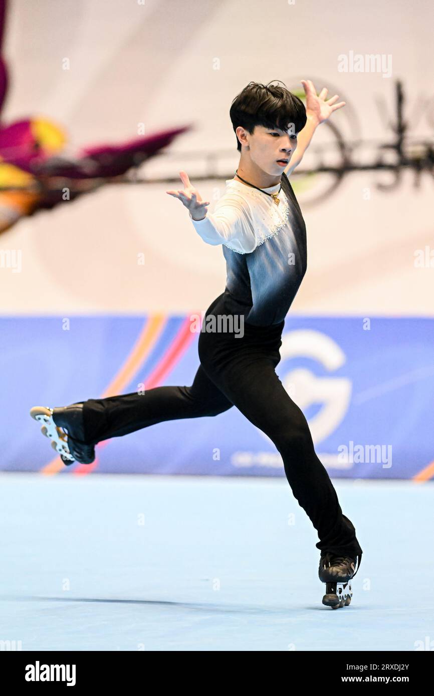 Yen-Wei LIAO (TPE), während des Junior Men Inline, Short Program, bei den Artistic Skating World Championships Ibagu-Tolima 2023, im Parque Deportivo Municipal, am 22. September 2023 in Ibagu, Kolumbien. Quelle: Raniero Corbelletti/AFLO/Alamy Live News Stockfoto