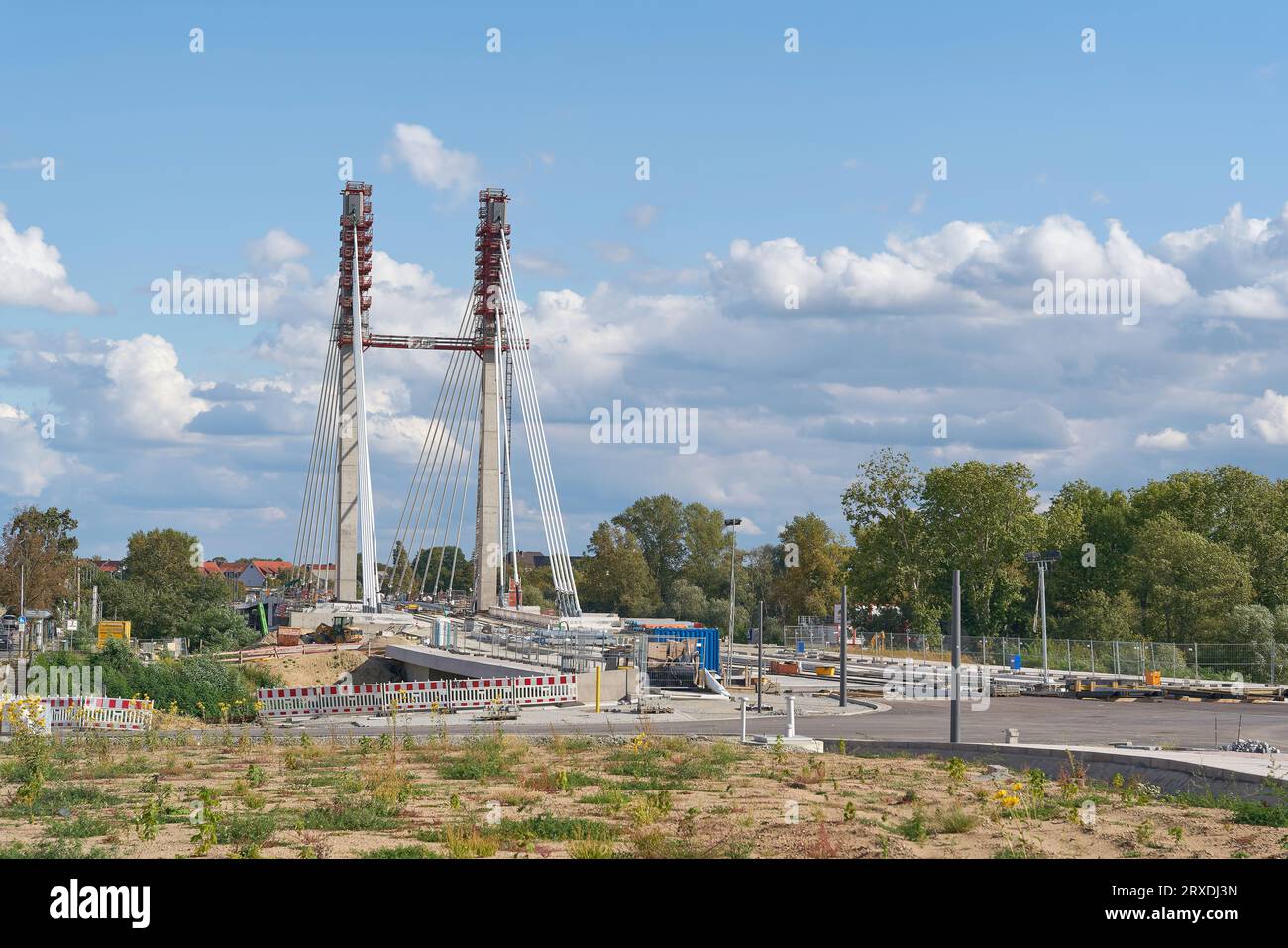 Baustelle der Kaiser-Otto-Brücke in Magdeburg. Der Neubau der Brücke ist derzeit der größte und teuerste Bau Stockfoto