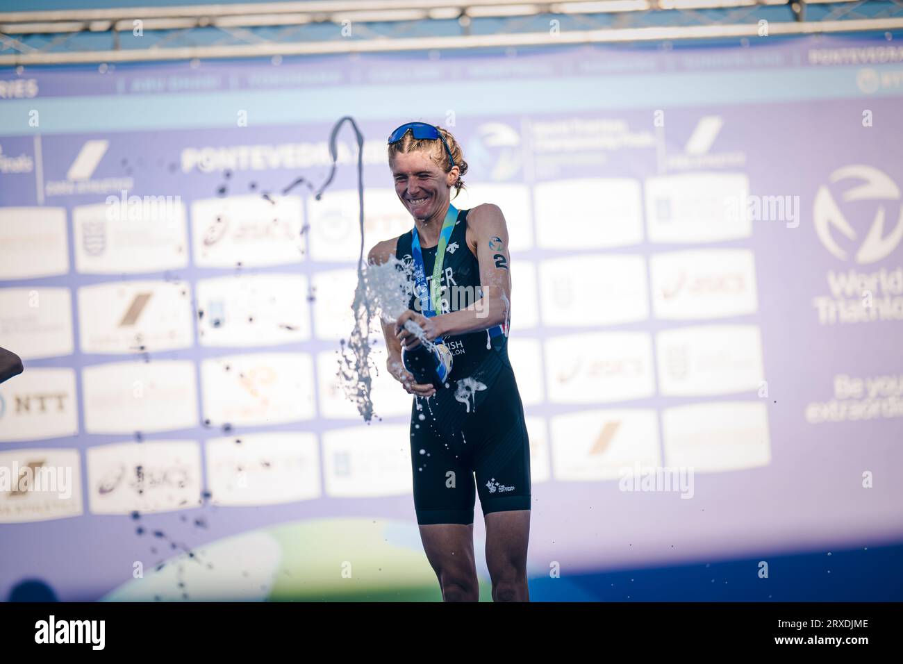 Beth Potter gewann in Pontevedra in der Triathlon-Weltmeisterschaft 2023. Stockfoto
