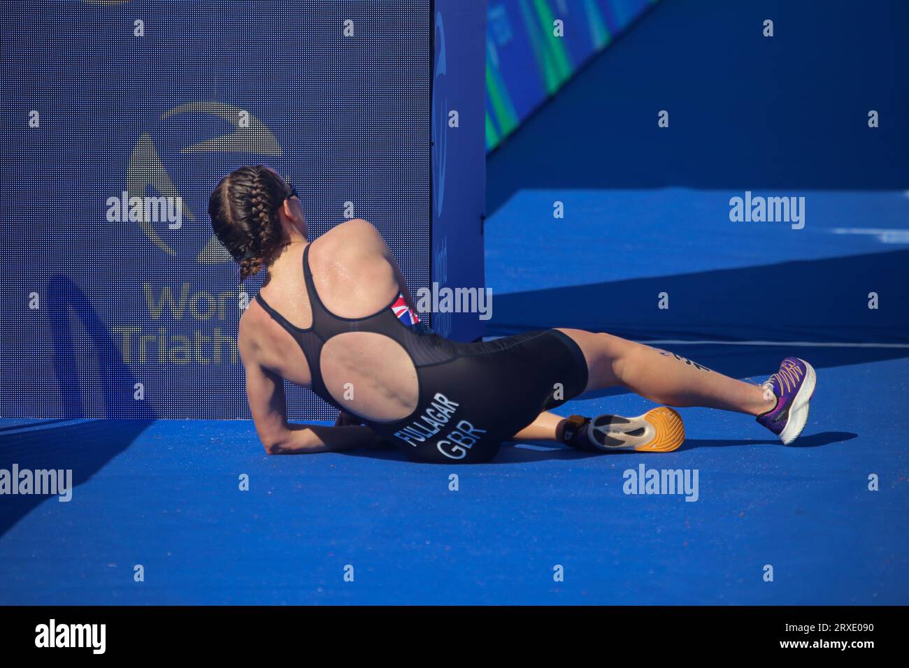 Pontevedra, Spanien. September 2023. Die britische Triathletin Jessica Fullagar lag während der Frauen-U23-Triathlon-Weltmeisterschaft 2023 am 24. September 2023 in Pontevedra, Spanien. (Foto: Alberto Brevers/Pacific Press) Credit: Pacific Press Media Production Corp./Alamy Live News Stockfoto