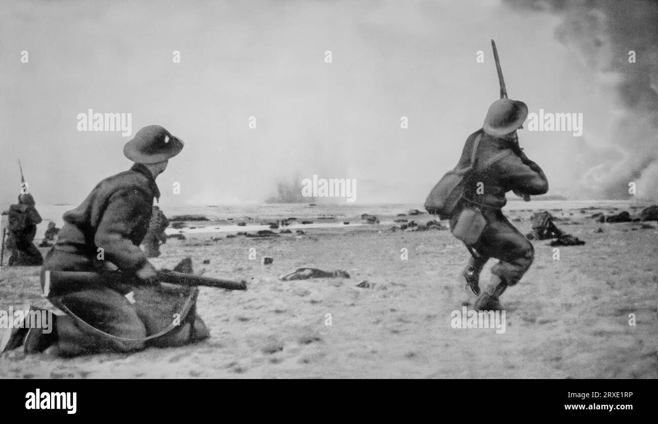 Eine Aktion von Soldaten der British Expeditionary Force (BEF) während der Evakuierung von mehr als 338.000 alliierten Soldaten während des Zweiten Weltkriegs von den Stränden und dem Hafen von Dünkirchen im Norden Frankreichs, zwischen dem 26. Mai und dem 4. Juni 1940. Stockfoto