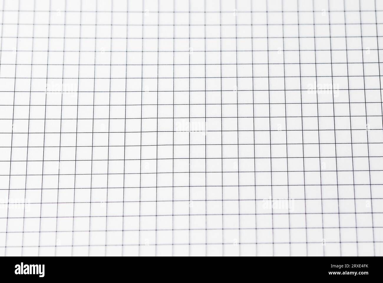 Texturierter Papierhintergrund, grauer karierter Hintergrund mit Fokuslinie. Abstrakter Texturhintergrund. Stockfoto