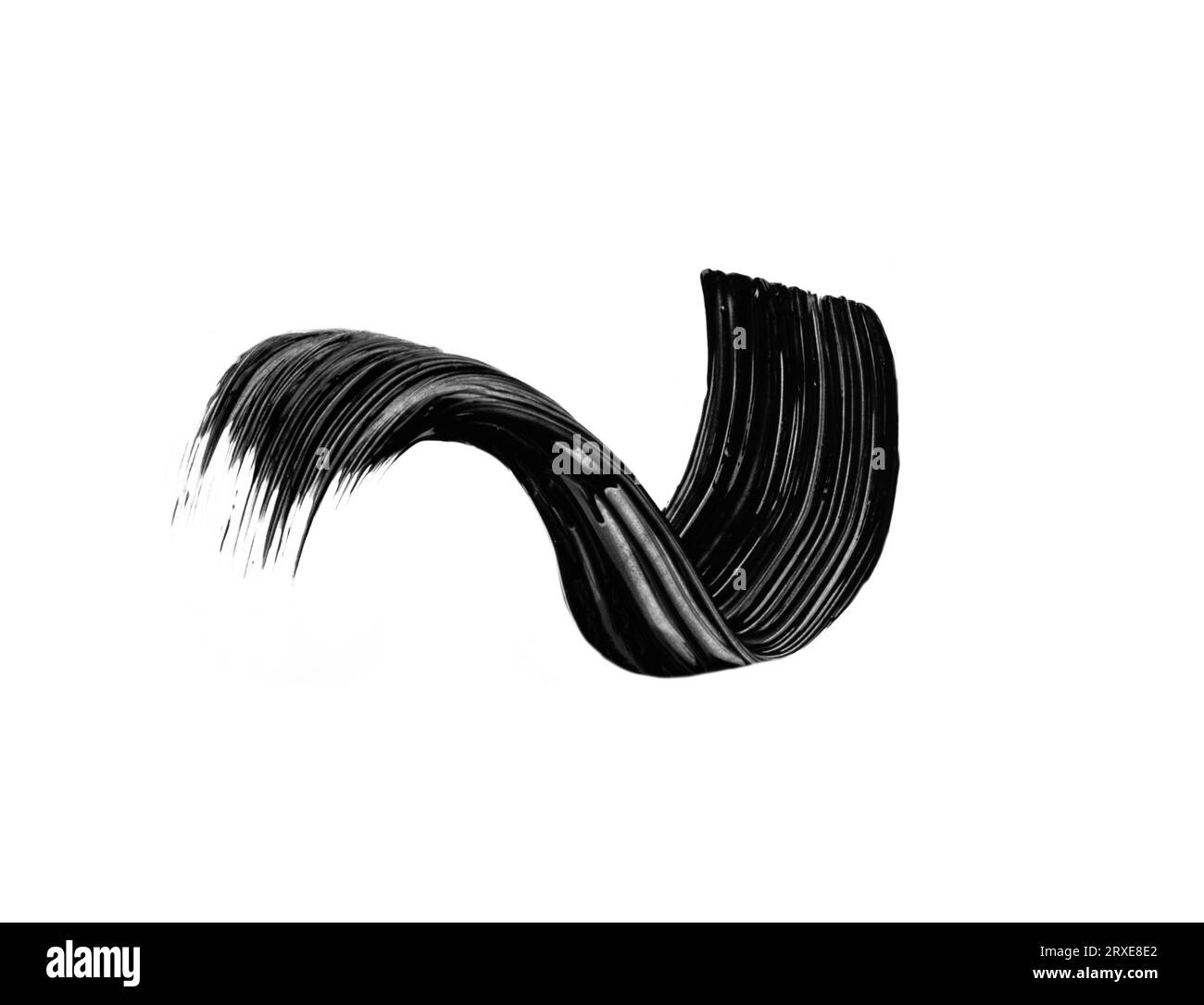 Schwarzes Mascara-Pinselstrichmuster isoliert auf weißem Hintergrund. Kosmetische Mascara verschmierter Abstrich für Design. Stockfoto