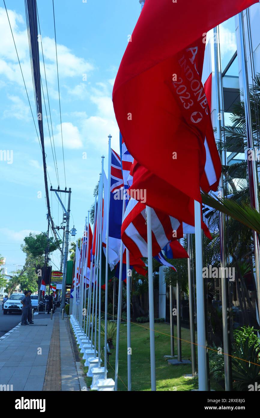 Flaggen der asean-Länder vor dem Hotel angebracht Stockfoto