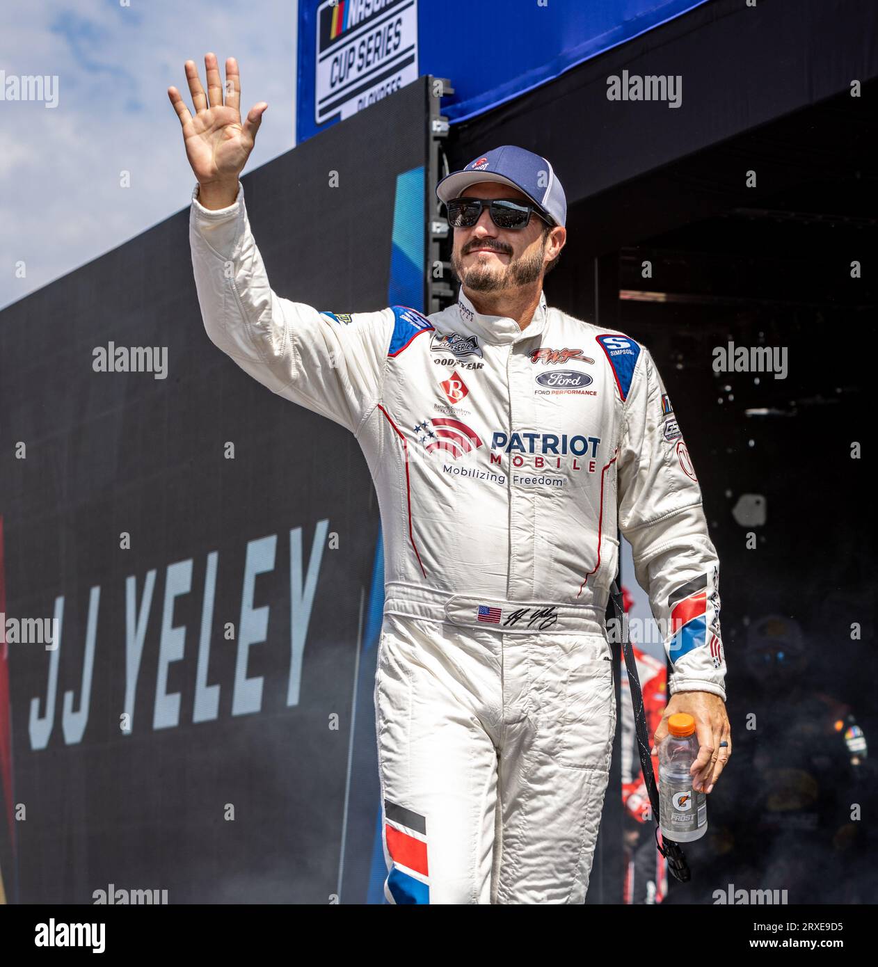 Fort Worth, Texas - 24. September 2023: JJ Yeley, Fahrer des Patriot Mobile Ford #15, im NASCAR Autotrader EchoPark Automotive 400 auf dem Texas Motor Speedway. Quelle: Nick Paruch/Alamy Live News Stockfoto