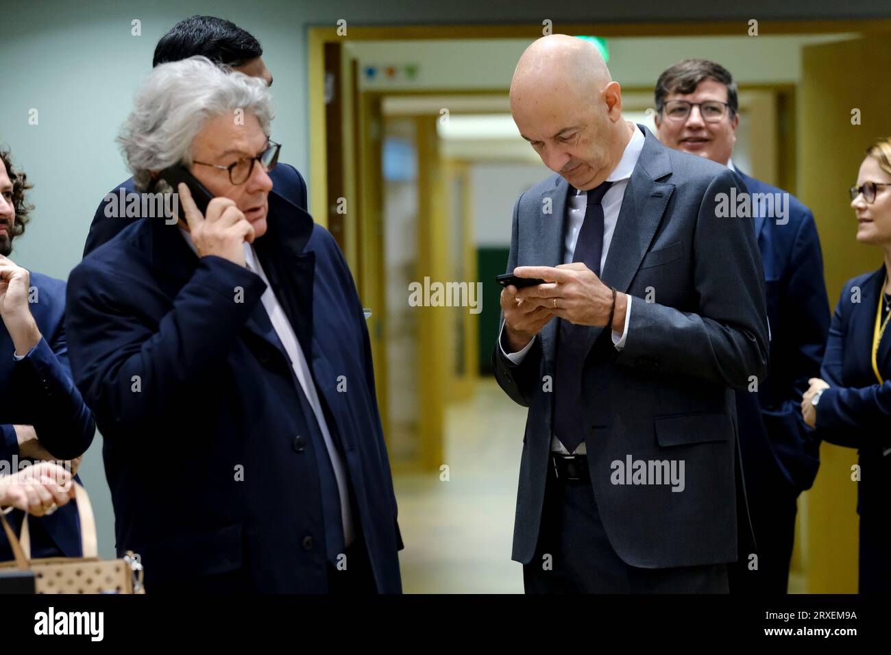 Brüssel, Belgien. September 2023 25. Thierry Breton, EU-Kommissar, nimmt am 25. September 2023 am EU-Rat für Binnenmarkt und Industrie in Brüssel, Belgien, Teil. Quelle: ALEXANDROS MICHAILIDIS/Alamy Live News Stockfoto