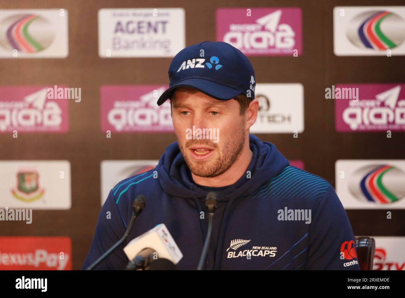 Henry Nicholls, Neuseeland Cricketer nimmt an der Pressekonferenz vor dem Spiel im Sher-e-Bangla National Cricket Stadium (SBNCS) in Mirpur, Dhaka, Banglades Teil Stockfoto