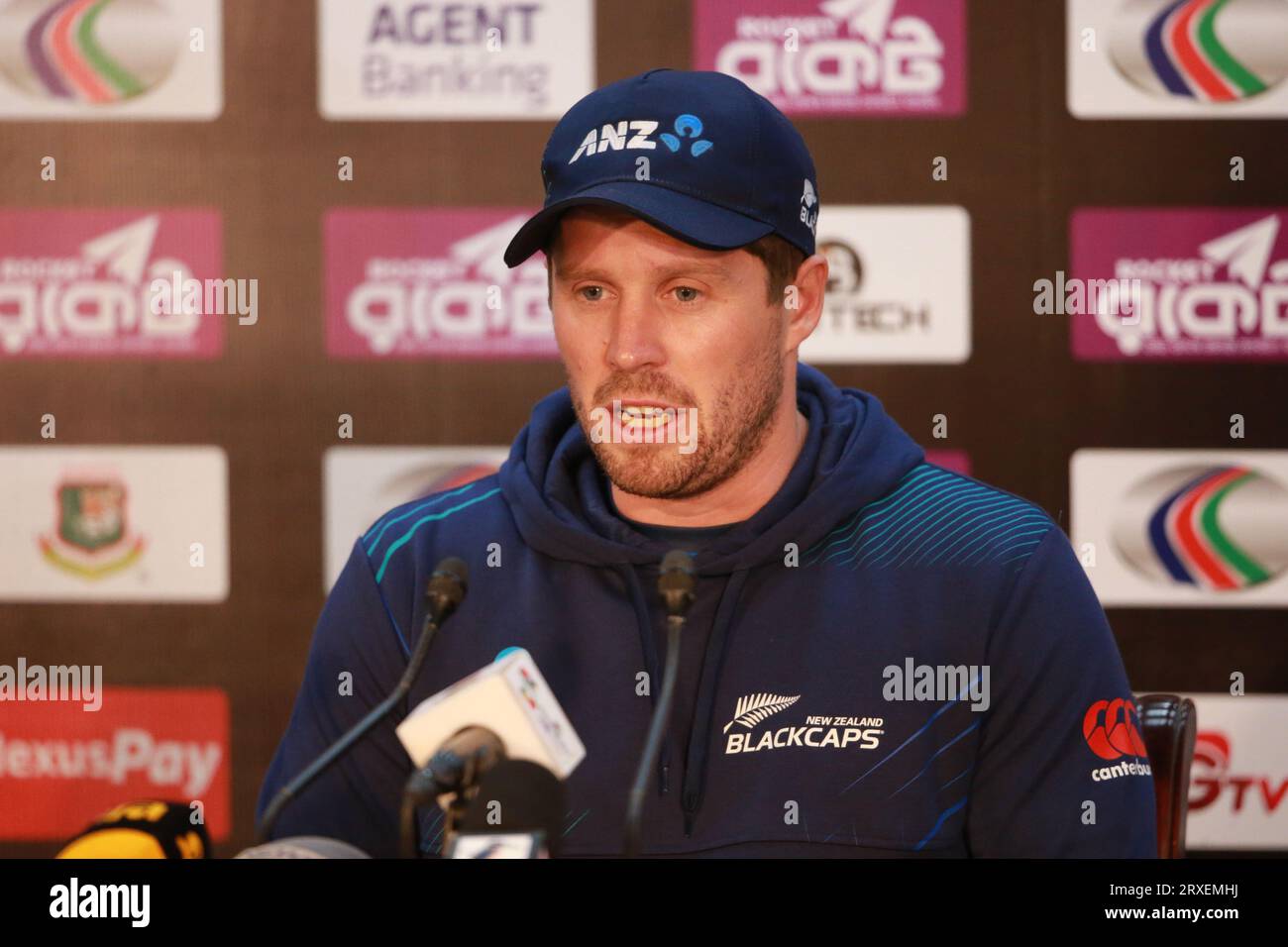 Henry Nicholls, Neuseeland Cricketer nimmt an der Pressekonferenz vor dem Spiel im Sher-e-Bangla National Cricket Stadium (SBNCS) in Mirpur, Dhaka, Banglades Teil Stockfoto