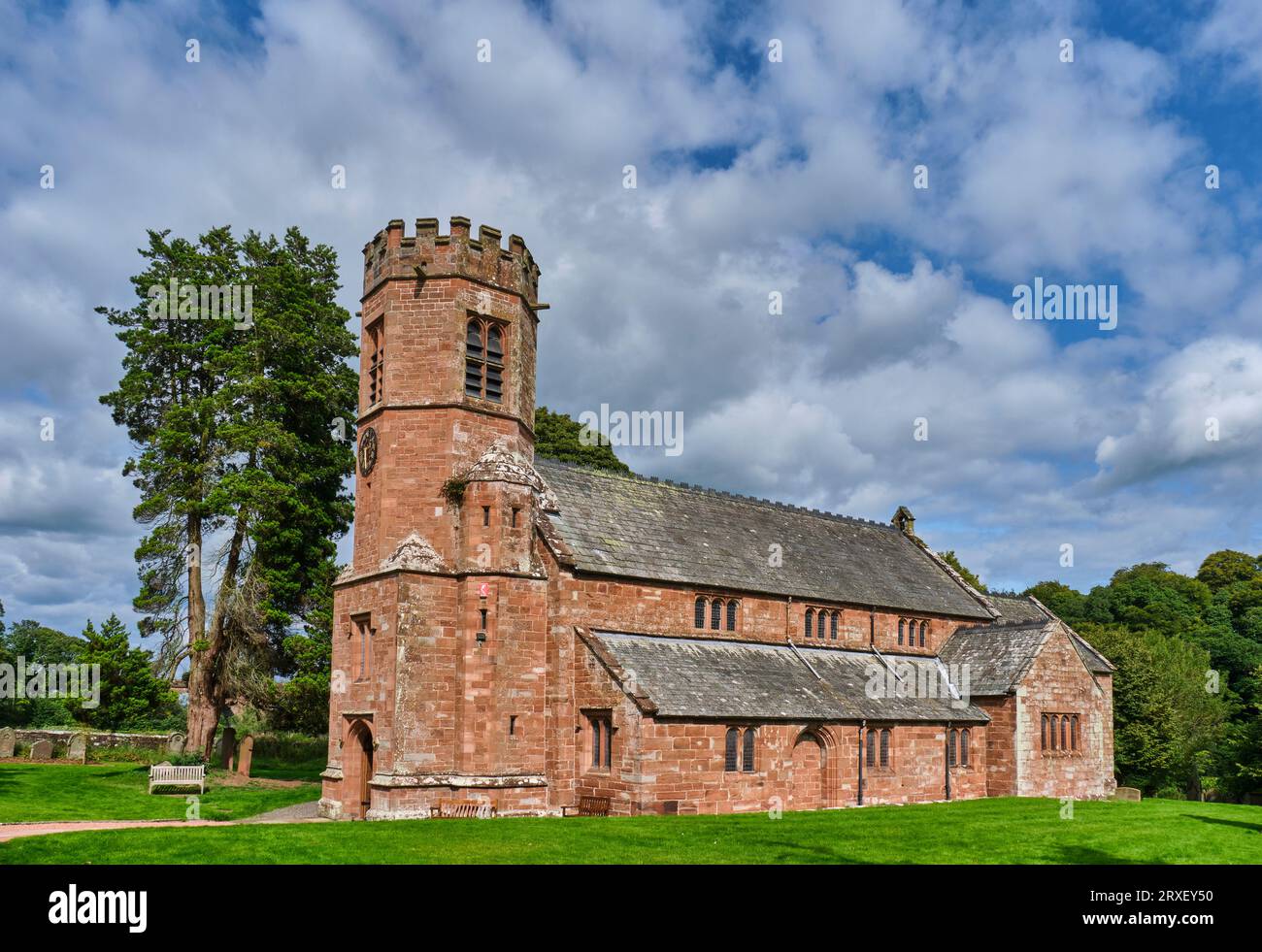 Heilige Dreifaltigkeitskirche, Wetheral, Carlisle, Cumbria Stockfoto