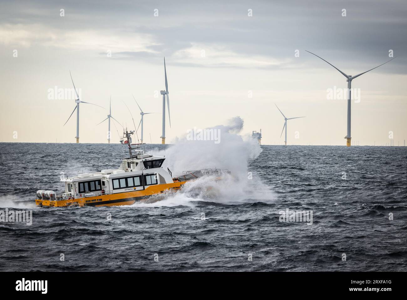 IJMUIDEN Turbinen auf See bilden den Windpark Hollandse Kust Zuid von Vattenfall. Der Windpark