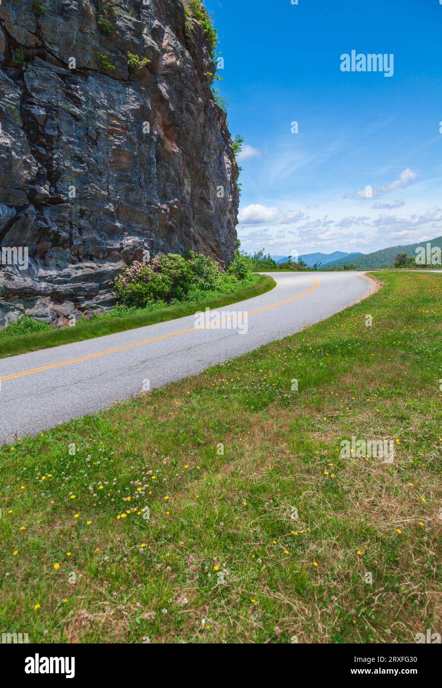 Fahren der Blue Ridge Parkway (Nationalpark sowie eine erstklassige malerische Autobahn) ist eine erstaunliche Erfahrung. Stockfoto