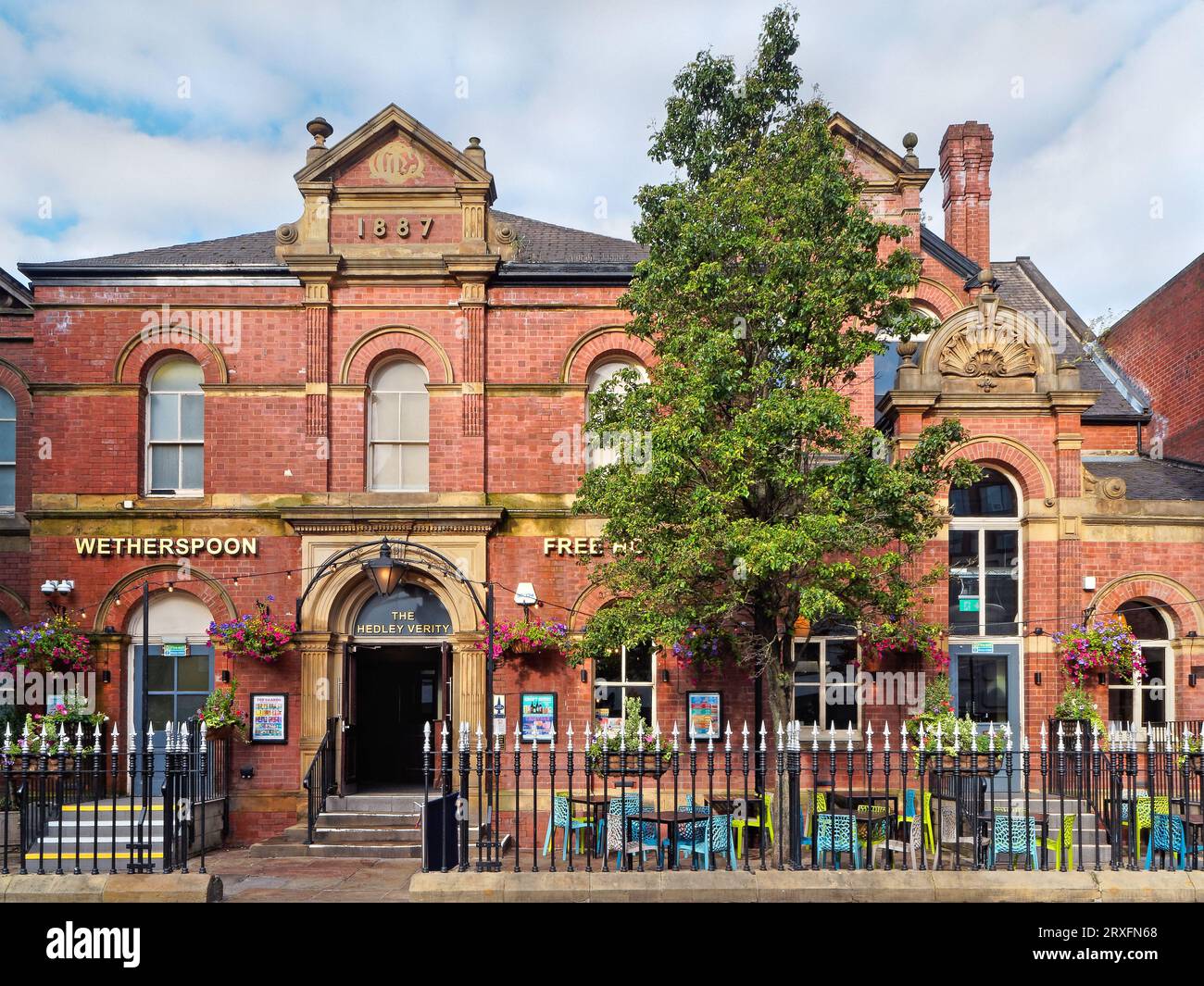 UK, West Yorkshire, Leeds, The Hedley Verity Pub auf der Woodhouse Lane. Stockfoto