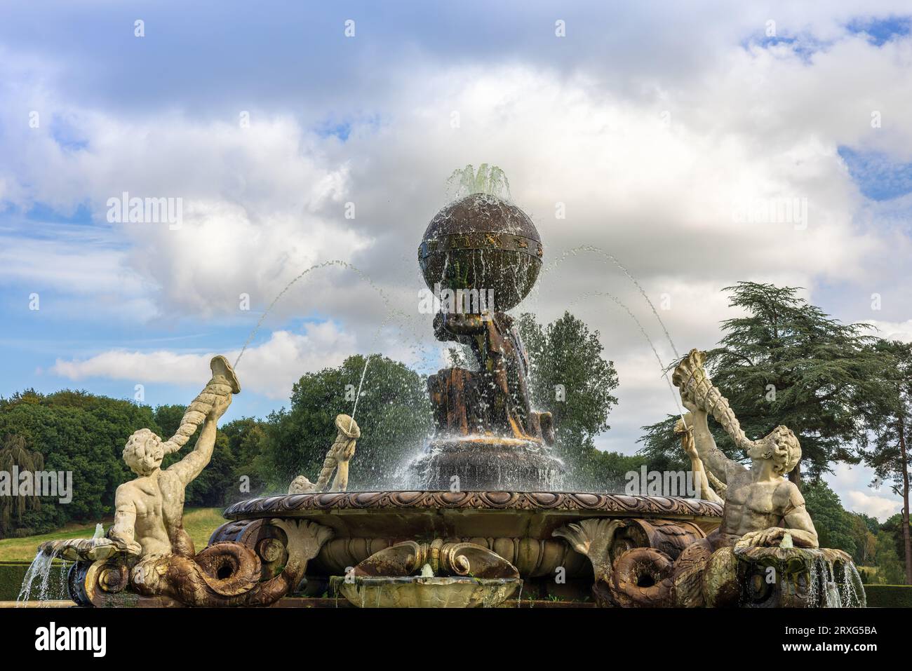 Detail des Atlas Fountain auf dem Gelände von Castle Howard in North Yorkshire, Großbritannien. Stockfoto Detail des Atlas Fountain auf dem Gelände von Castle Howard in North Yorkshire, Großbritannien. Stockfoto