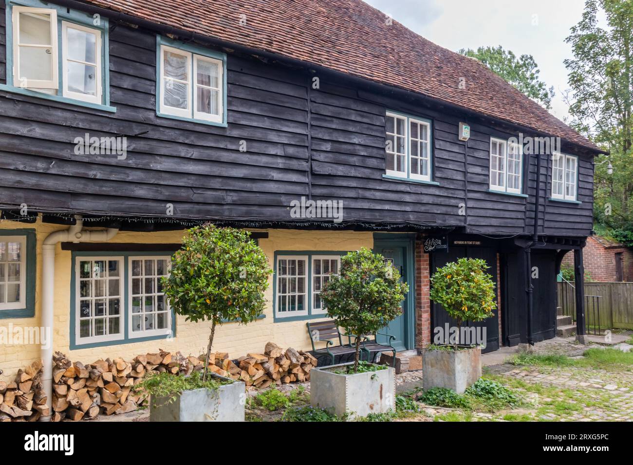 Englische Landhäuser in West Wycombe, Buckinghamshire, England, Großbritannien Stockfoto