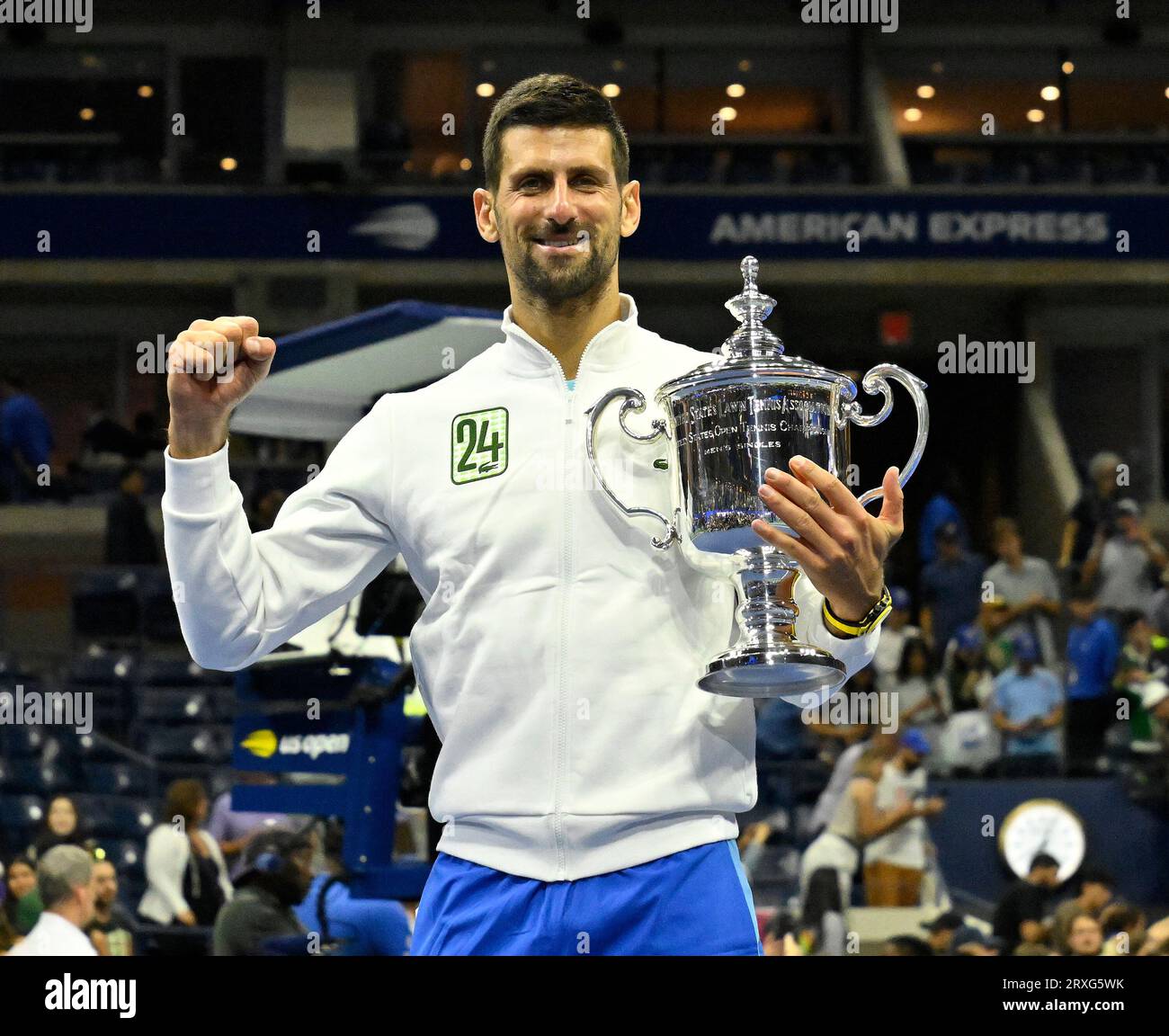US Open Flushing Meadows New York 10/09/2023 Tag 14 Novak Djokovic (SRB) gewinnt das Finale der Männer Foto Roger Parker International Sports Fotos Ltd Stockfoto