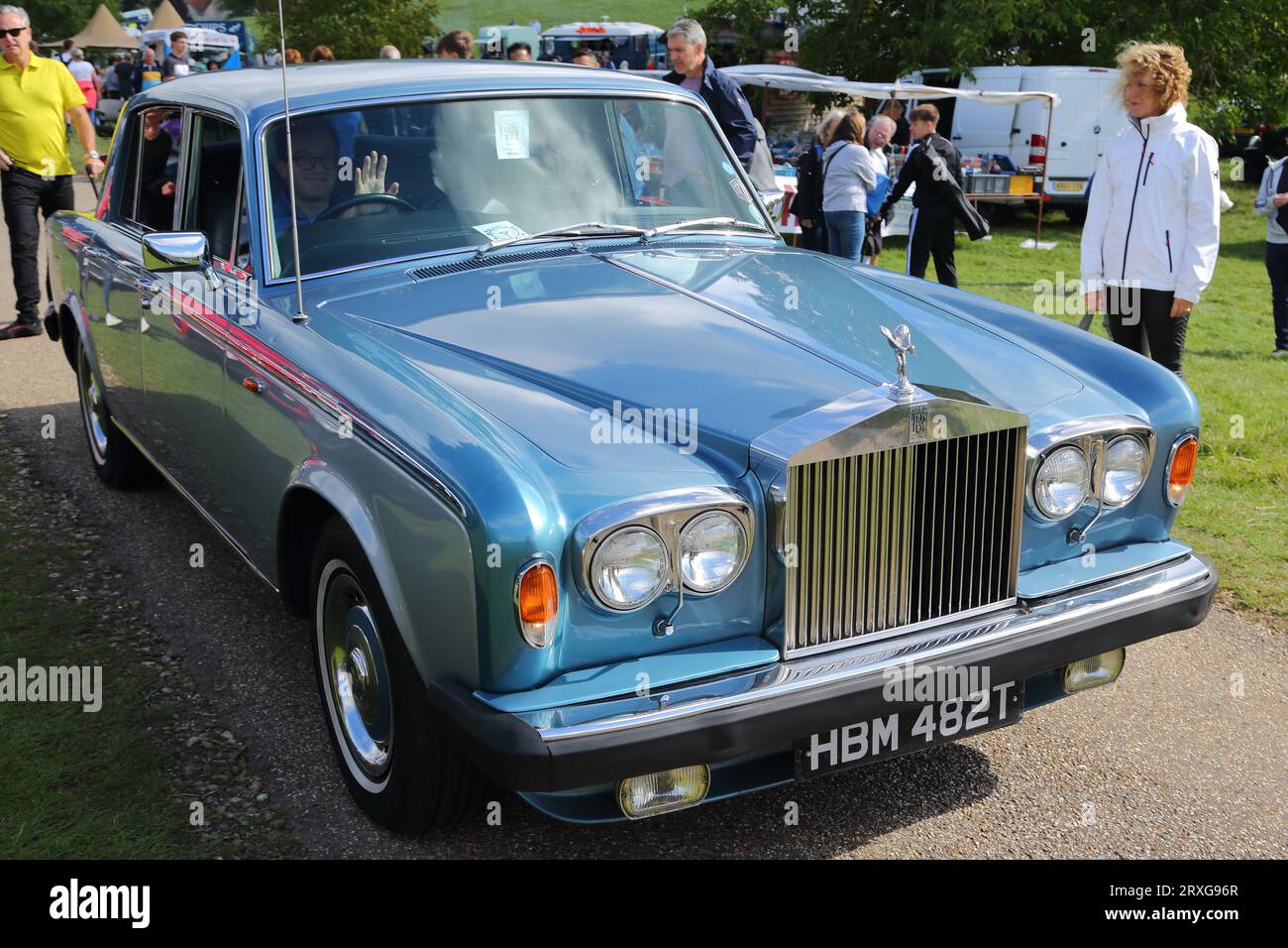 Rolls-Royce Silvershadow auf dem jährlichen Treffen für Klassiker, Sport und Supersportwagen im Stonor Park in Oxfordshire. Stockfoto