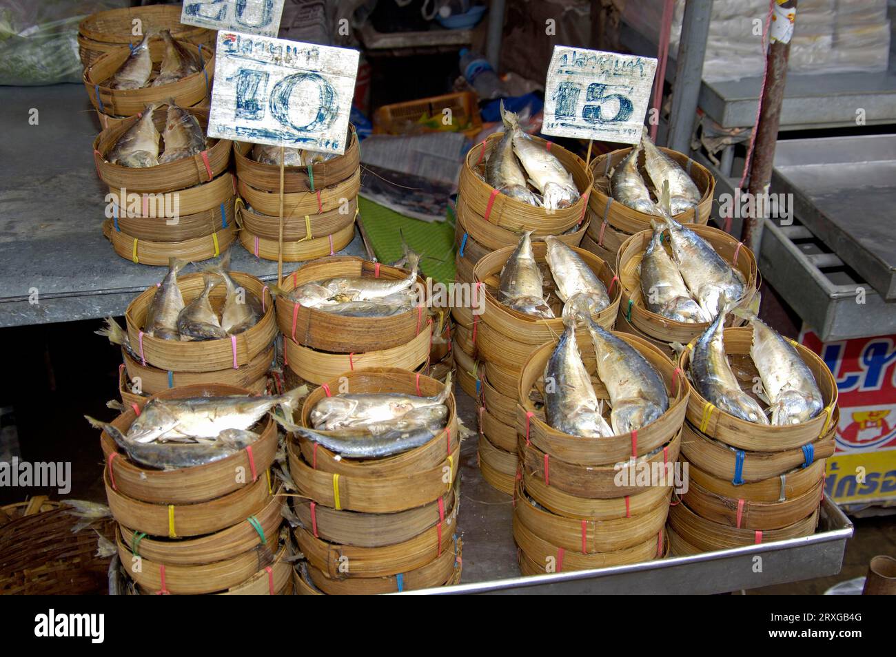 Fischstand, Pat Chong Markt, Thailand, Fischstand auf Markt, Pat Chong Markt, Thailand Stockfoto