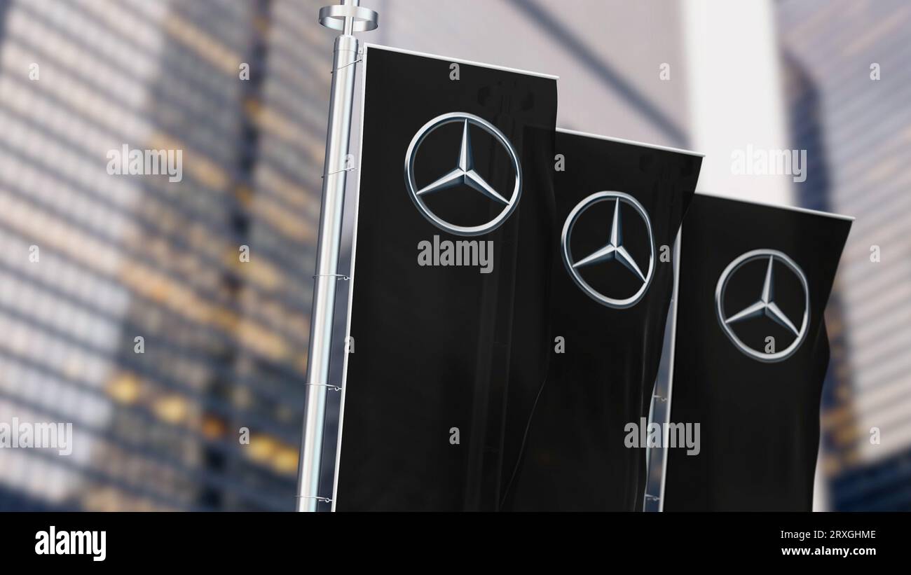 Stuttgart, DE, 20. August 2023: Drei schwarze vertikale Banner mit Mercedes-Logo, die im Wind winken. Deutsche Automobilmarke für Luxus- und Nutzfahrzeuge. Stockfoto