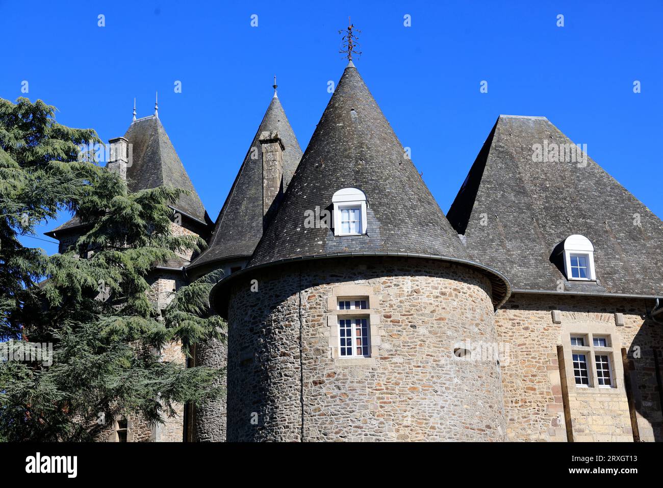 Das Château de Pompadour in Corrèze in Limousin. Der König von Frankreich Ludwig XV. Bot es seiner Geliebten, der berühmten Marquise de Pompadour, im Jahr 1745 an. Hallo Stockfoto