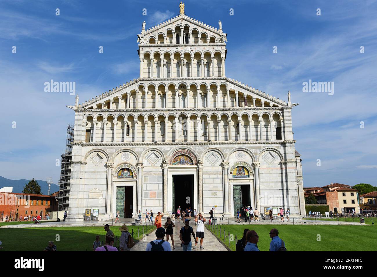 Pisa, Italien. September 2923. Das Baptisterium, das Duoma, die Kathedrale und der schiefe Turm von Pisa. Hochwertige Fotos Stockfoto