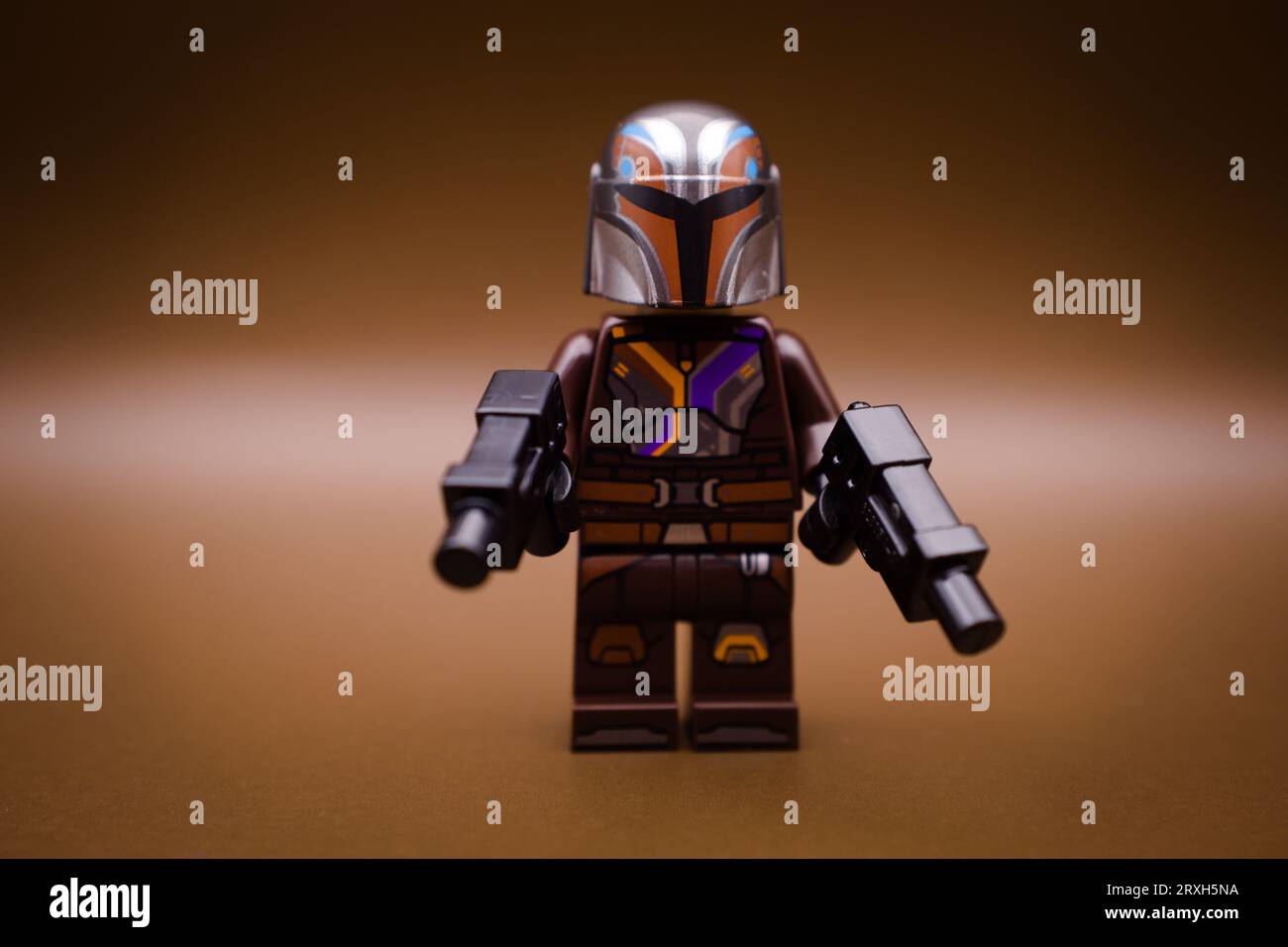 Sabine Wren ist bereit, Seite an Seite mit Ahsoka Tano zu kämpfen Stockfoto