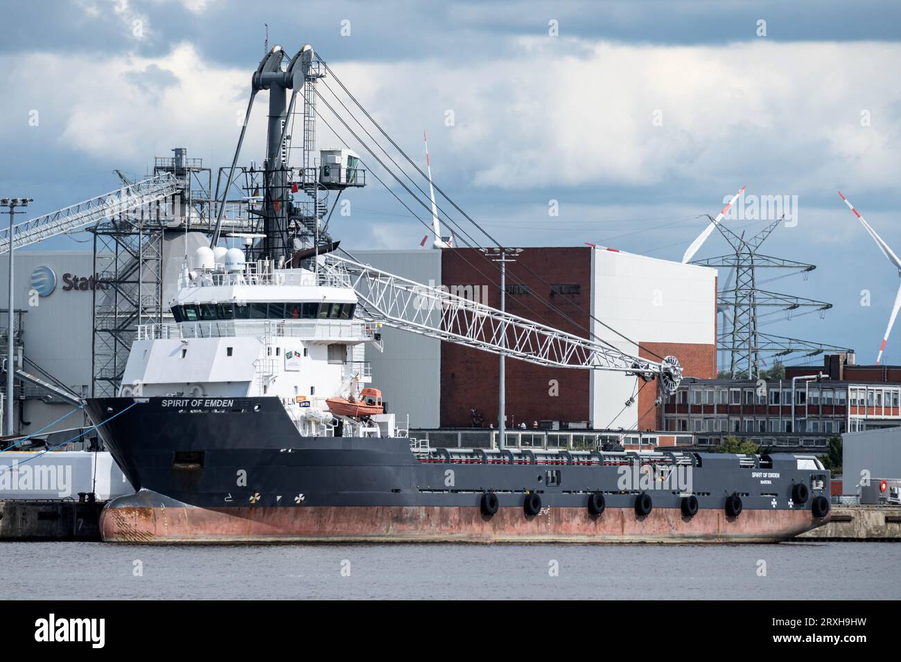 Plattformversorgungsschiff „Spirit of Emden“ im Hafen von Emden Stockfoto