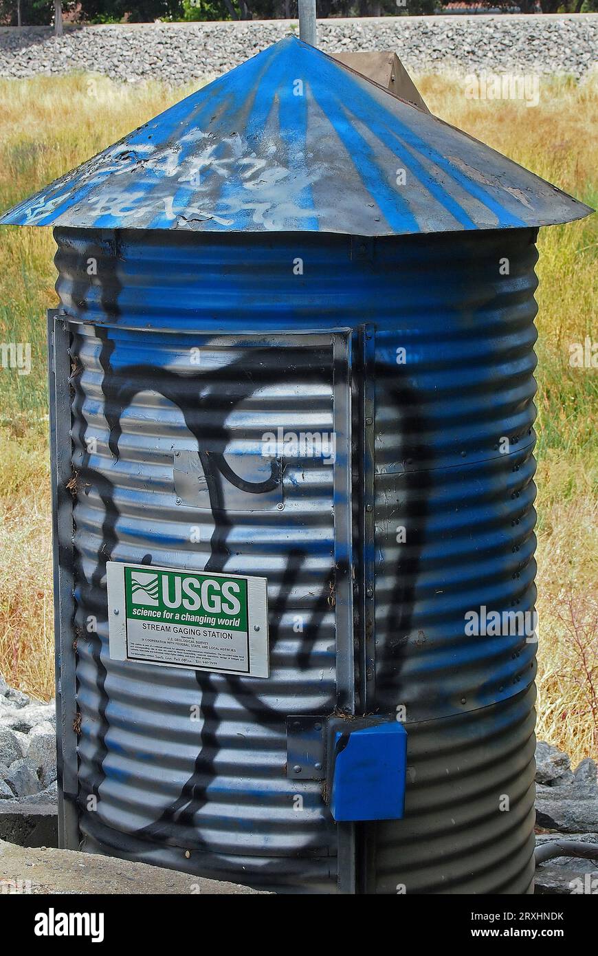 DIE US Geological Survey Stream Gaging Station am Alameda Creek in Union City, Kalifornien Stockfoto