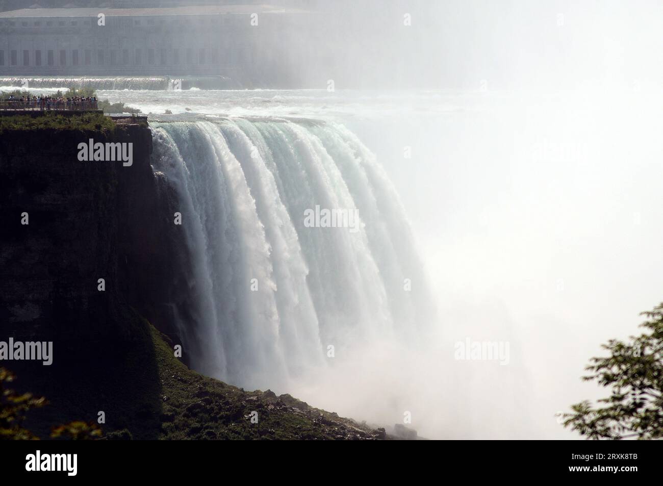 Die Horseshoe Falls vom Niagara Parkway aus gesehen. Stockfoto