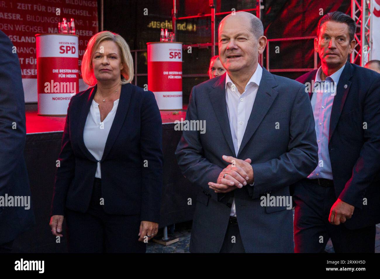 SPD-Wahlkampfveranstaltung mit Bundesinnenministerin Nancy Faeser und Bundeskanzler Olaf Scholz zur Landtagswahl 2023 in Hessen, 23. September 2023, M Stockfoto