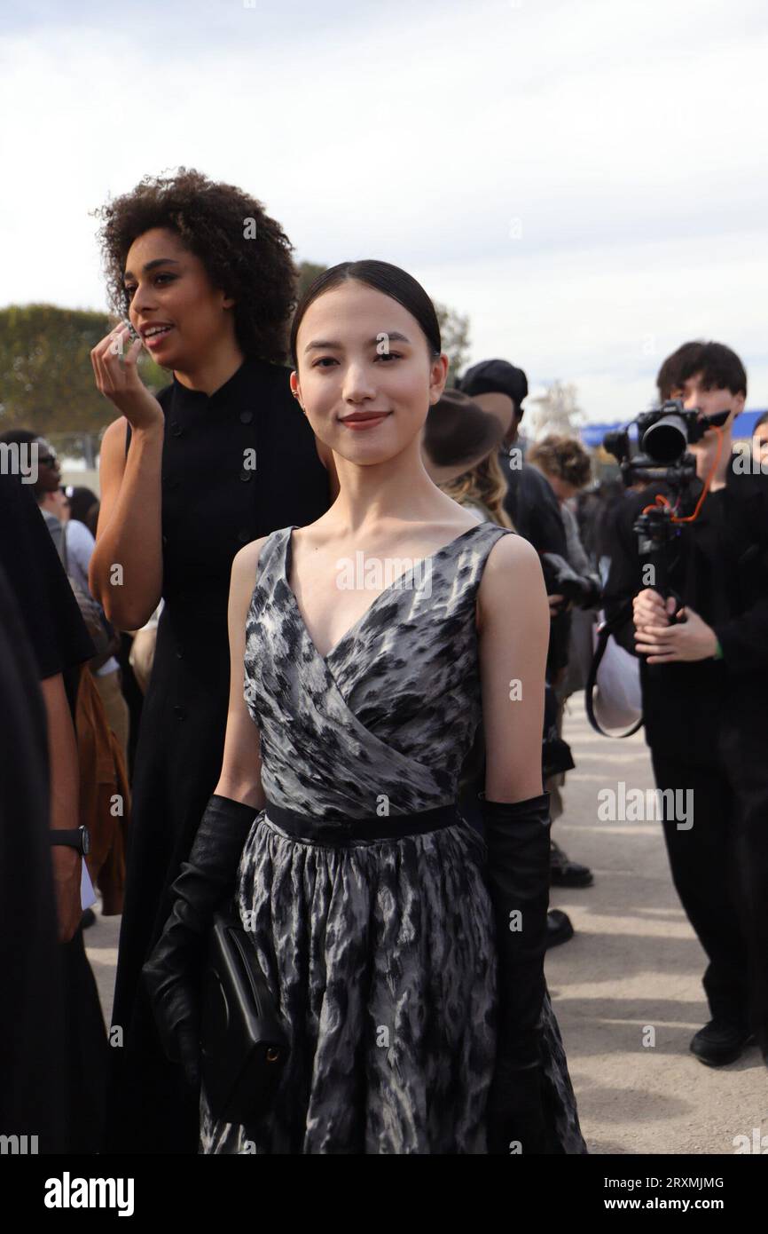 Paris, Frankreich. September 2023 26. Gäste kommen zur Dior SS24 Show in Paris zur Fashion Week Credit: Sarah Schindler/Alamy Live News Stockfoto