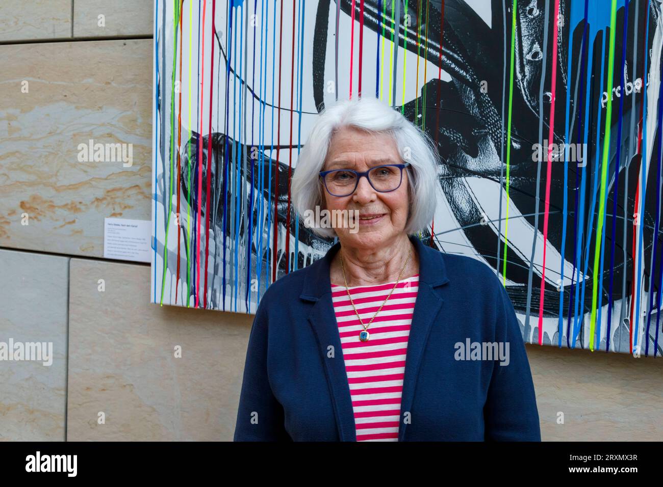 Vernissage der Ausstellung ARTletics von Jens Enneper im Landtag NRW, Schuhe der Sportlegenden Heide Ecker-Rosendahl Leichtathletin NUR FÜR REDAKTIONELLE VERWENDUNG *** Vernissage der Ausstellung ARTletics von Jens Enneper im Landtag NRW, Schuhe der Sportlegenden Heide Ecker Rosendahl Leichtathletin NUR für REDAKTIONELLE ZWECKE. Stockfoto