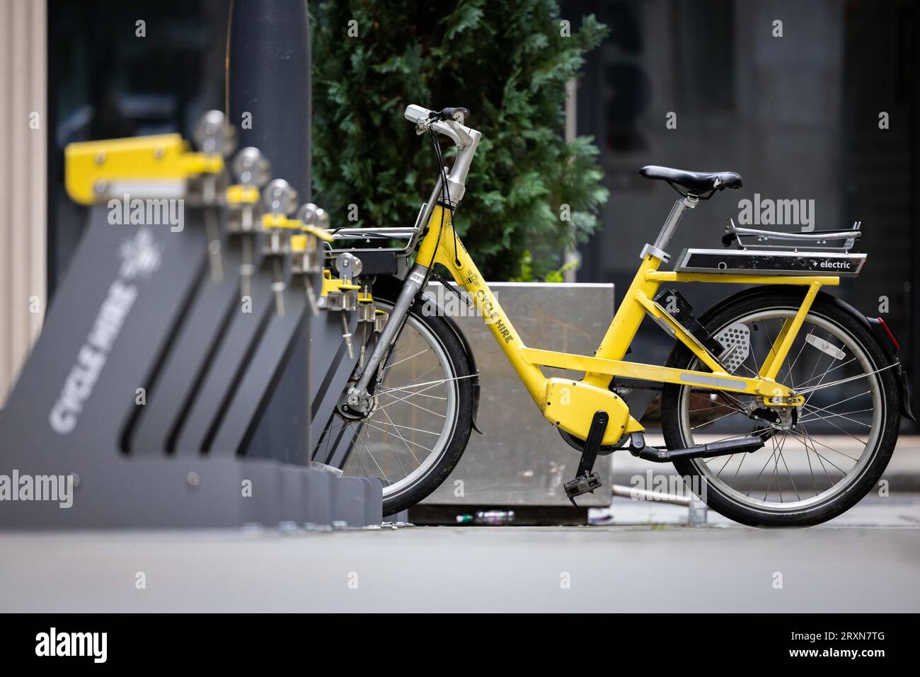 Greater Manchesters erstes öffentlich betriebenes Selbstbedienungssystem für 24/7-Fahrradverleih wird in Teilen von Manchester, Trafford und Salford betrieben. Stockfoto