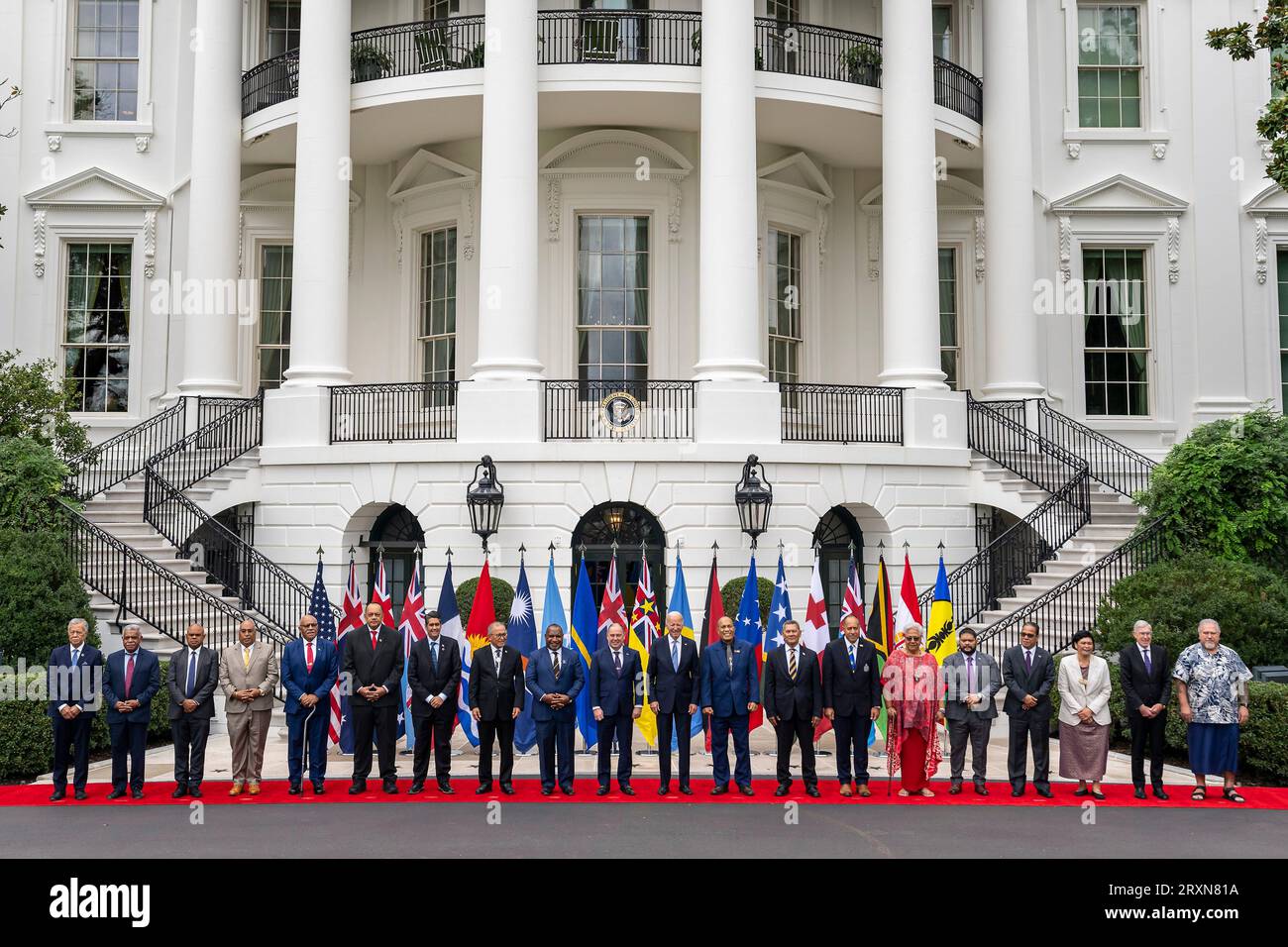 Washington, Usa. September 2023 25. US-Präsident Joe Biden, Center, posiert mit den Führungskräften des Pacific Islands Forums während des 2. Gipfeltreffens im Weißen Haus, 25. September 2023, in Washington, DC Credit: Adam Schultz/White House Photo/Alamy Live News Stockfoto