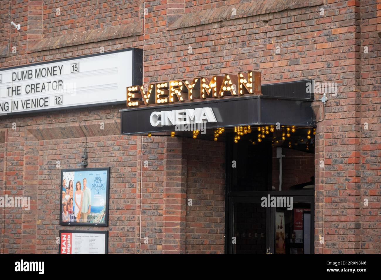 Reigate, Surrey, Großbritannien, 26. September 2023: Everyman Cinema in Reigate, Südosten Englands. Britische Kinokette Stockfoto