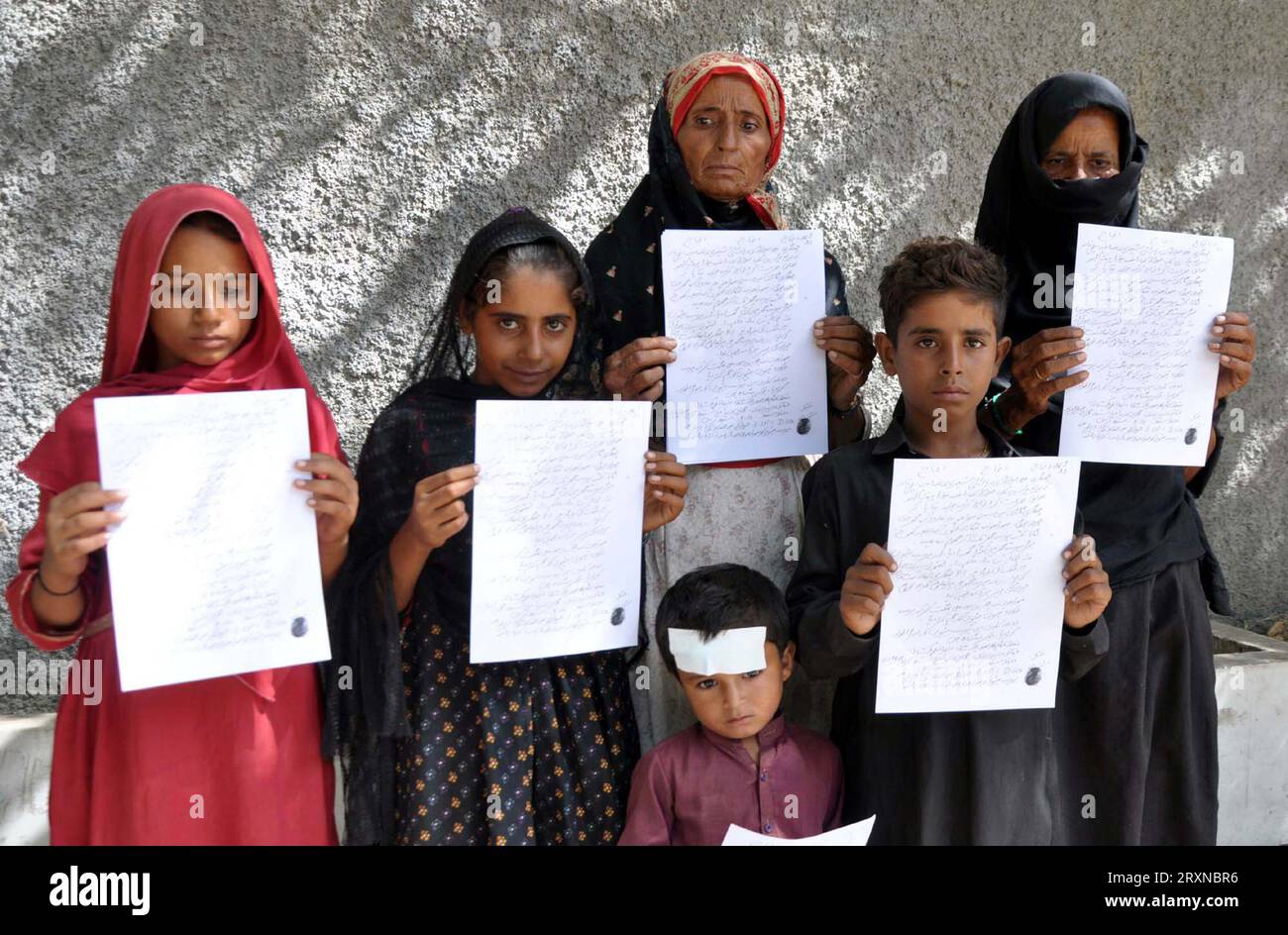 Die Einwohner von Chhalgri demonstrieren am Dienstag, den 26. September 2023, im Pressesaal von Hyderabad gegen die hohe Handedness der einströmenden Menschen. Stockfoto