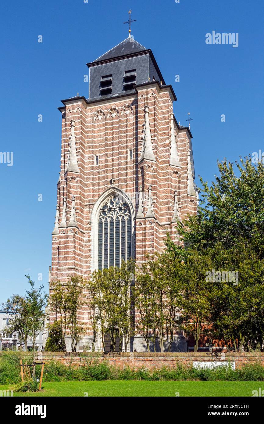 14. - 16. Jahrhundert gotische Kirche Saint Dymphna / Sint-Dimpnakerk in der Stadt Geel, Provinz Antwerpen, Flandern, Belgien Stockfoto