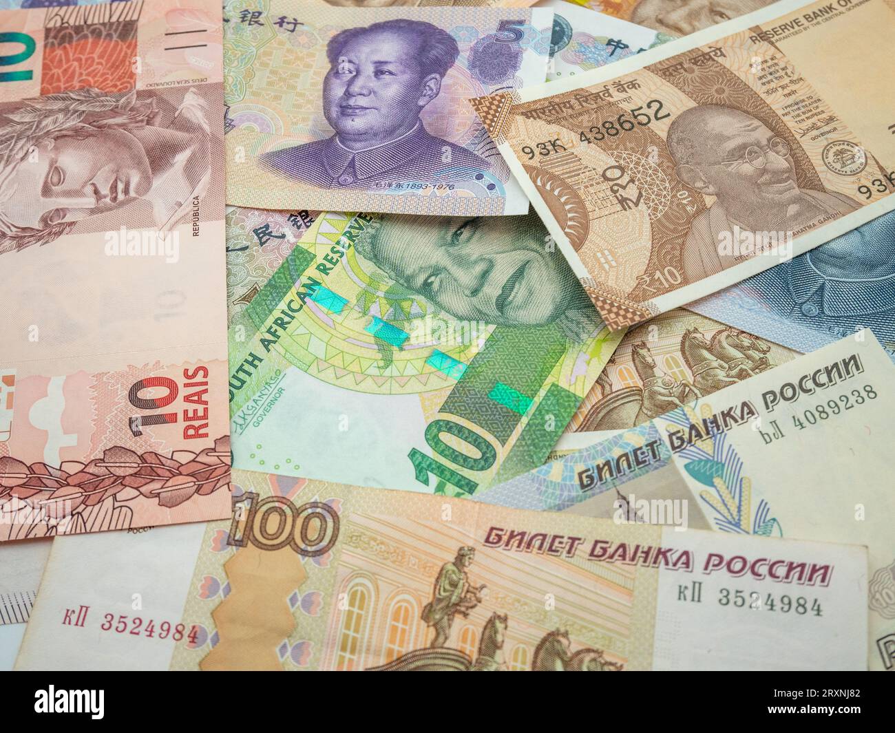 Gestapelte Banknoten der brics-Länder Stockfoto