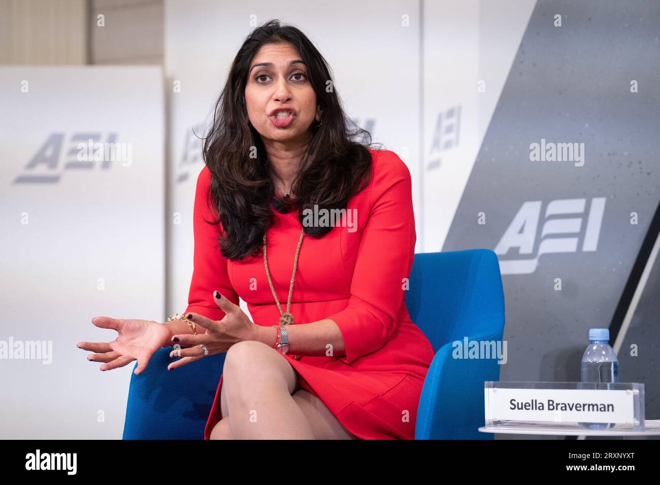 Die Innenministerin Suella Braverman hält während ihres dreitägigen Besuchs in den USA eine Grundsatzrede am American Enterprise Institute in Washington D.C.. Bilddatum: Dienstag, 26. September 2023. Stockfoto