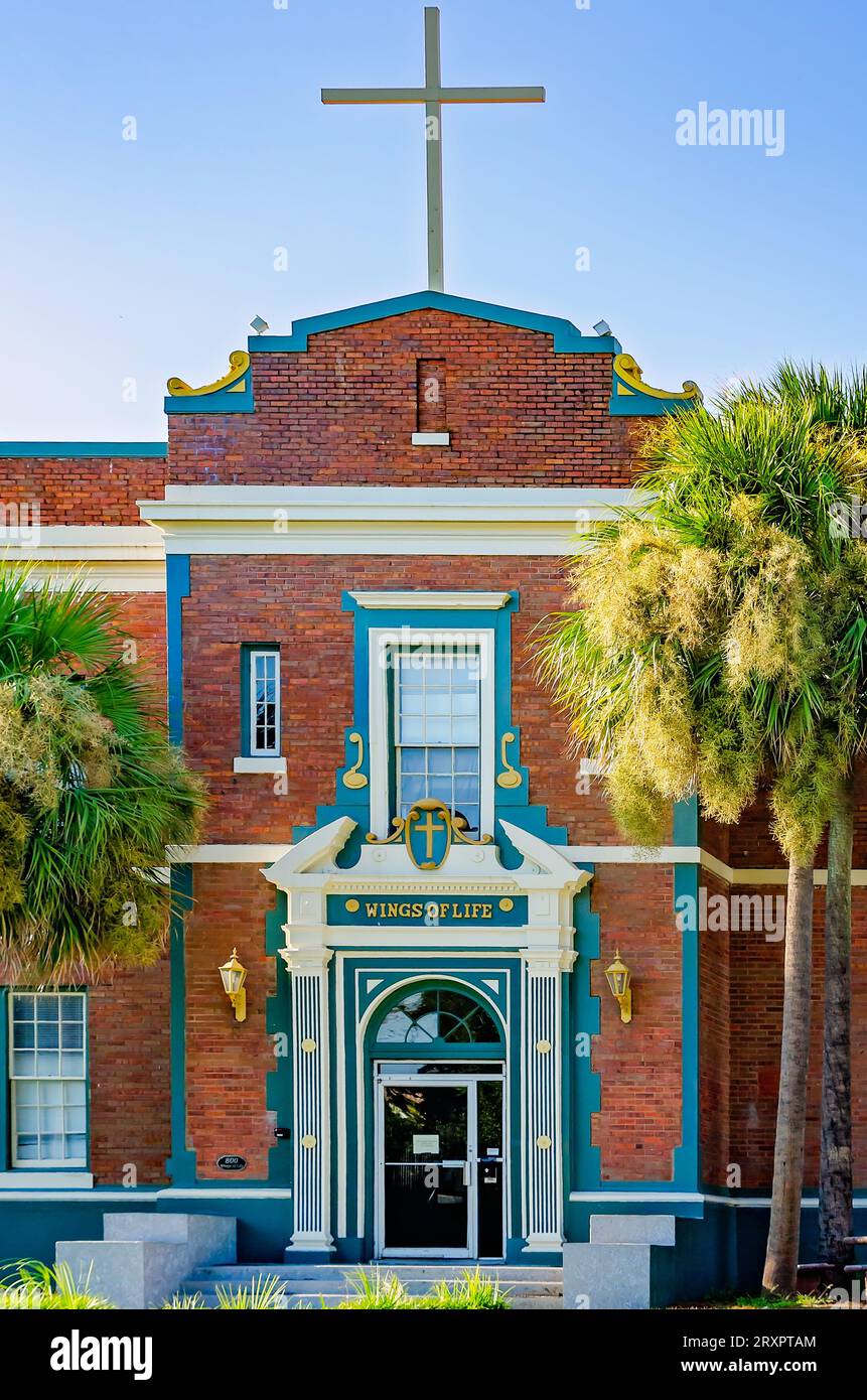 Flügel des Lebens, in der ehemaligen St. Joseph’s Catholic School, abgebildet am 23. September 2023 in Mobile, Alabama. Stockfoto