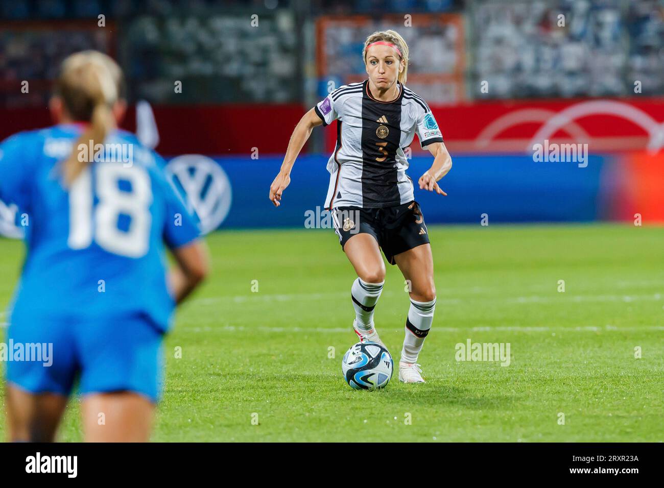 Bochum, Deutschland. September 2023 26. Kathrin Hendrich (GER, 3), 26.09.2023, Bochum (Deutschland), Fussball, die BESTIMMUNGEN der UEFA Women's Nations League, Deutschland - Insel, DFB/DFL VERBIETEN DIE VERWENDUNG VON FOTOS ALS BILDSEQUENZEN UND/ODER QUASI-VIDEO. Quelle: dpa/Alamy Live News Stockfoto