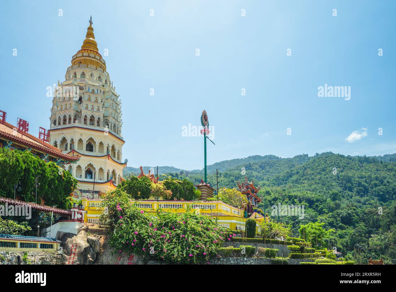 19. August 2018: KEK Lok Si Temple, ein buddhistischer Tempel in Air Itam, Penang, Malaysia. Sie ist auch die größte im Land. Das Konstrukt Stockfoto