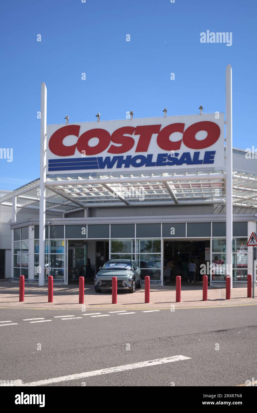 Costco Wholesale Capital Retail Park Cardiff South Wales Vereinigtes Königreich Stockfoto