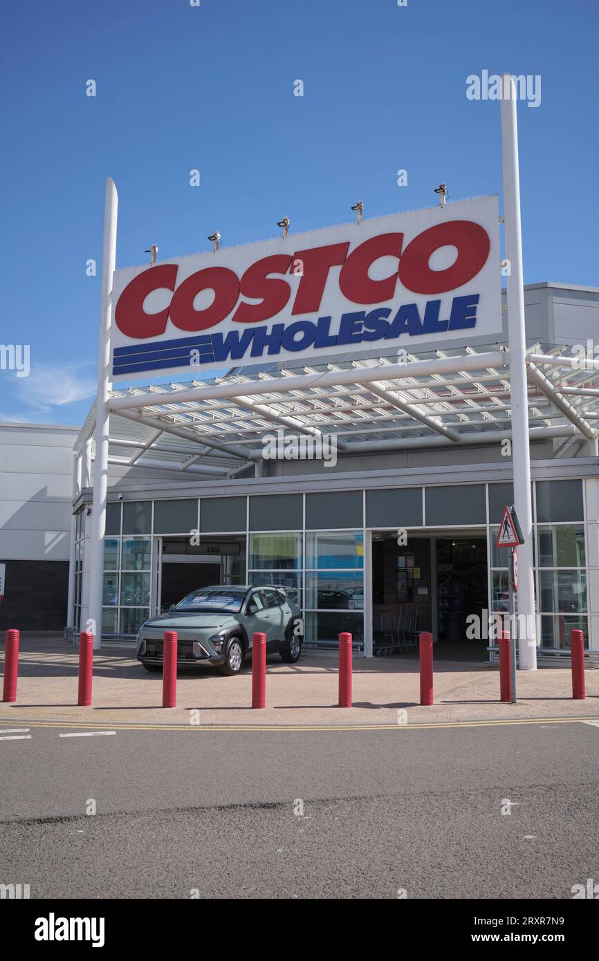 Costco Wholesale Capital Retail Park Cardiff South Wales Vereinigtes Königreich Stockfoto